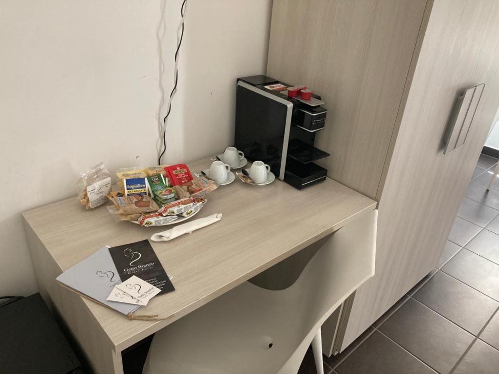 Gatto Bianco La Dimora Storica Bed & Breakfast Lecce Exterior photo